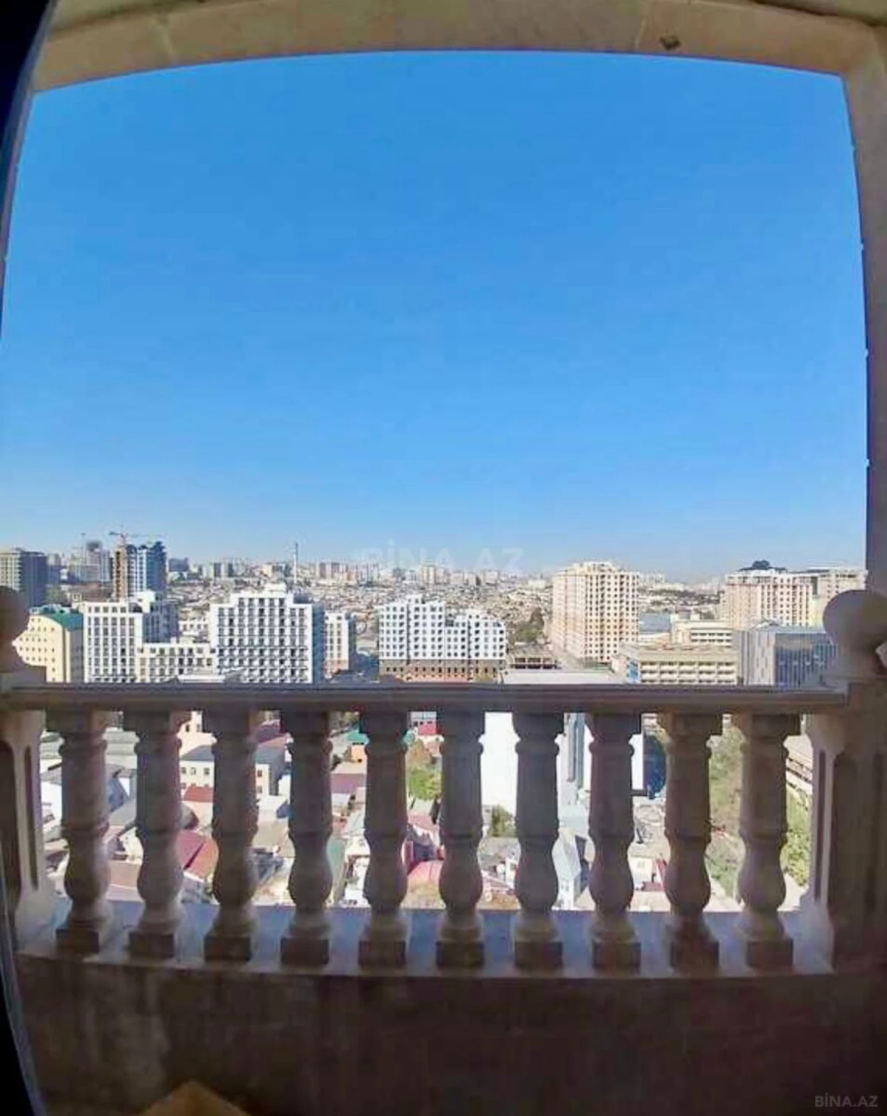 Satılır 4 otaqlı mənzil 203 m²