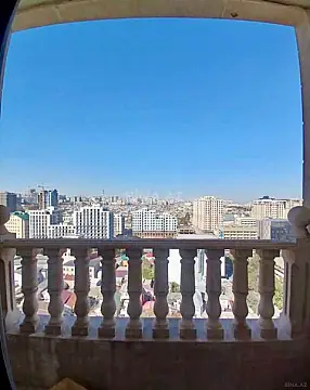Satılır 4 otaqlı mənzil 203 m²