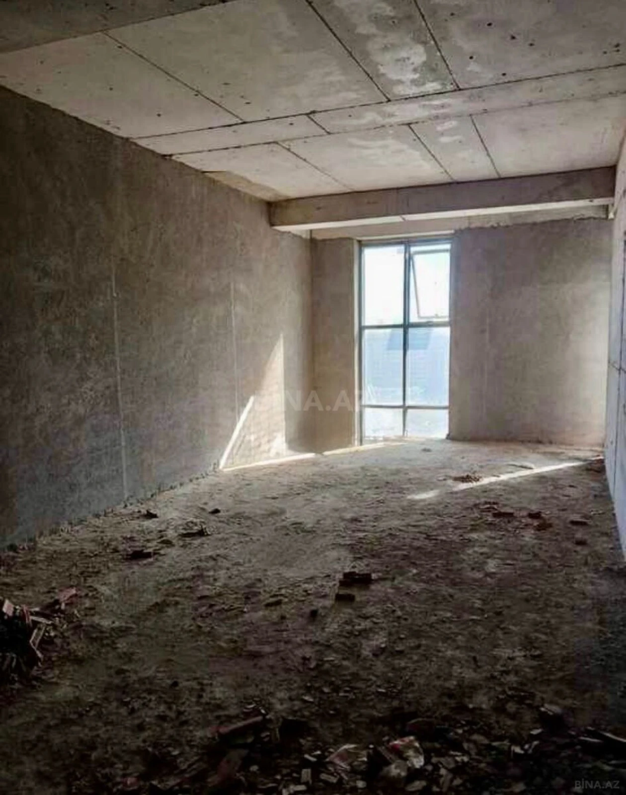 Satılır 4 otaqlı mənzil 203 m²