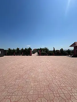 Satılır obyekt 600 m²