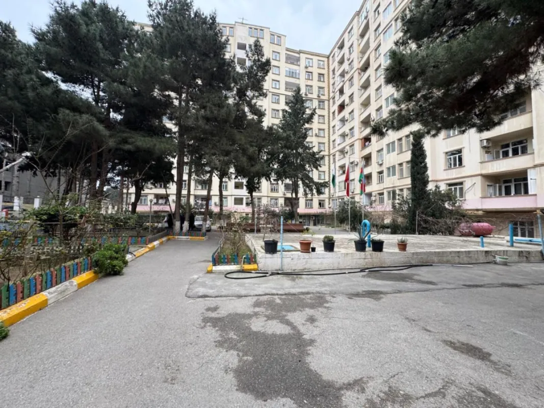 Satılır 3 otaqlı mənzil 110 m²