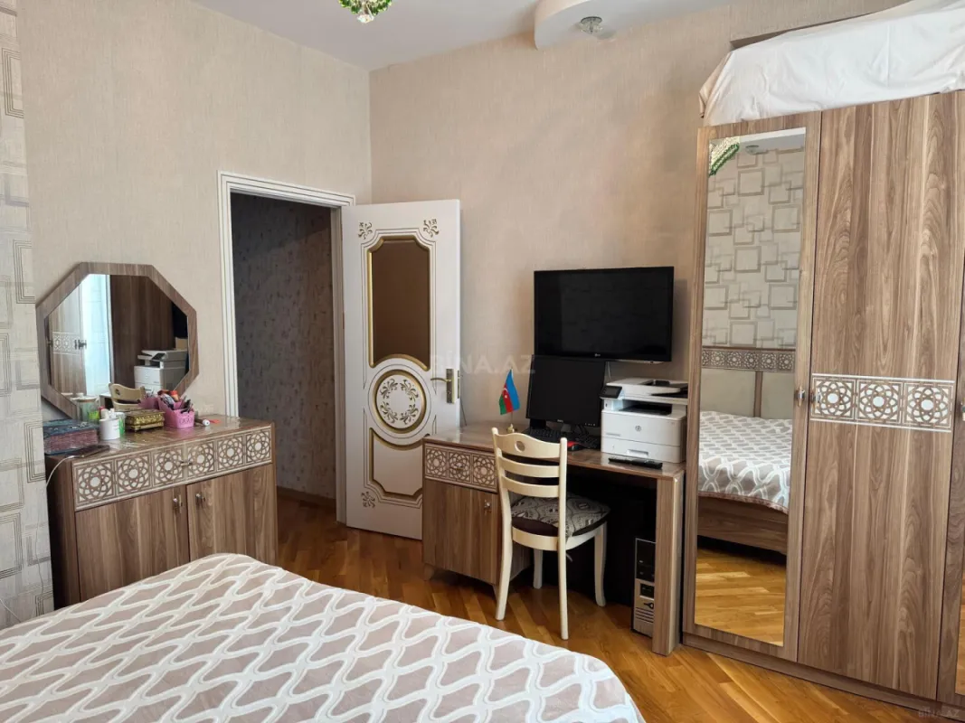 Satılır 3 otaqlı mənzil 110 m²