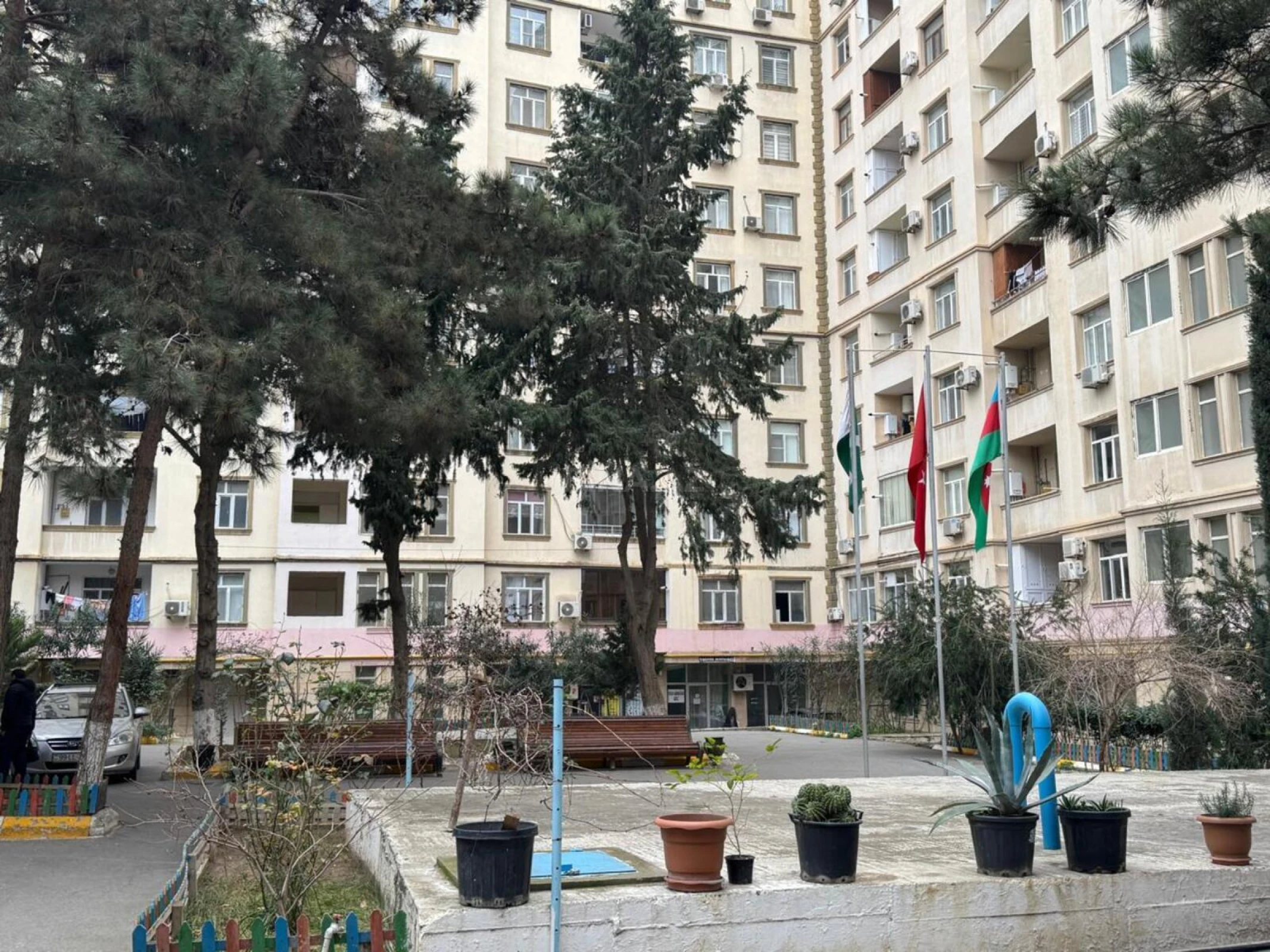 Satılır 3 otaqlı mənzil 110 m²