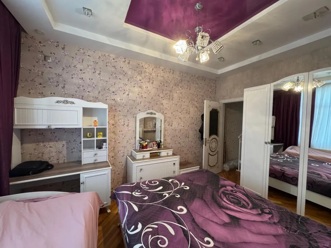 Satılır 3 otaqlı mənzil 110 m²