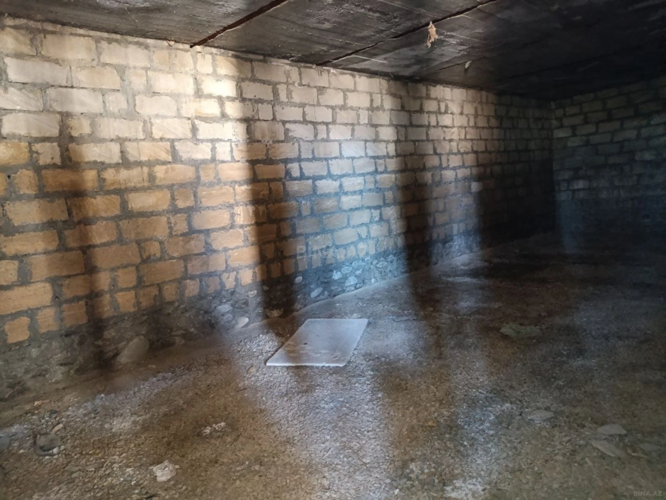 Satılır 10 otaqlı həyət evi 525 m²