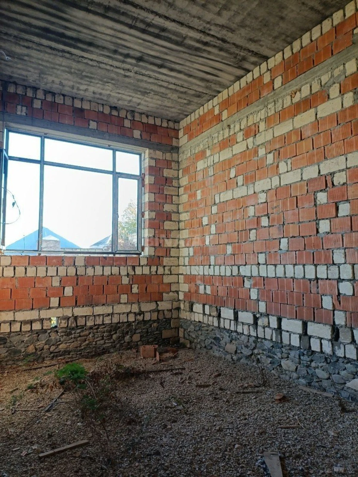 Satılır 10 otaqlı həyət evi 525 m²