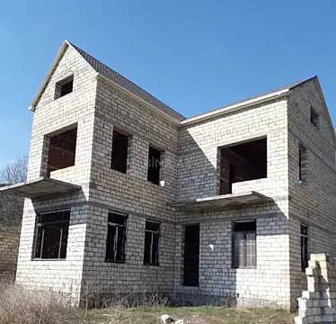 Satılır 10 otaqlı həyət evi 525 m²