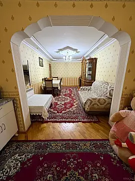 Satılır 4 otaqlı mənzil 104 m²