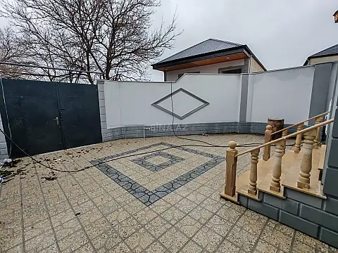 Satılır 4 otaqlı həyət evi 120 m²