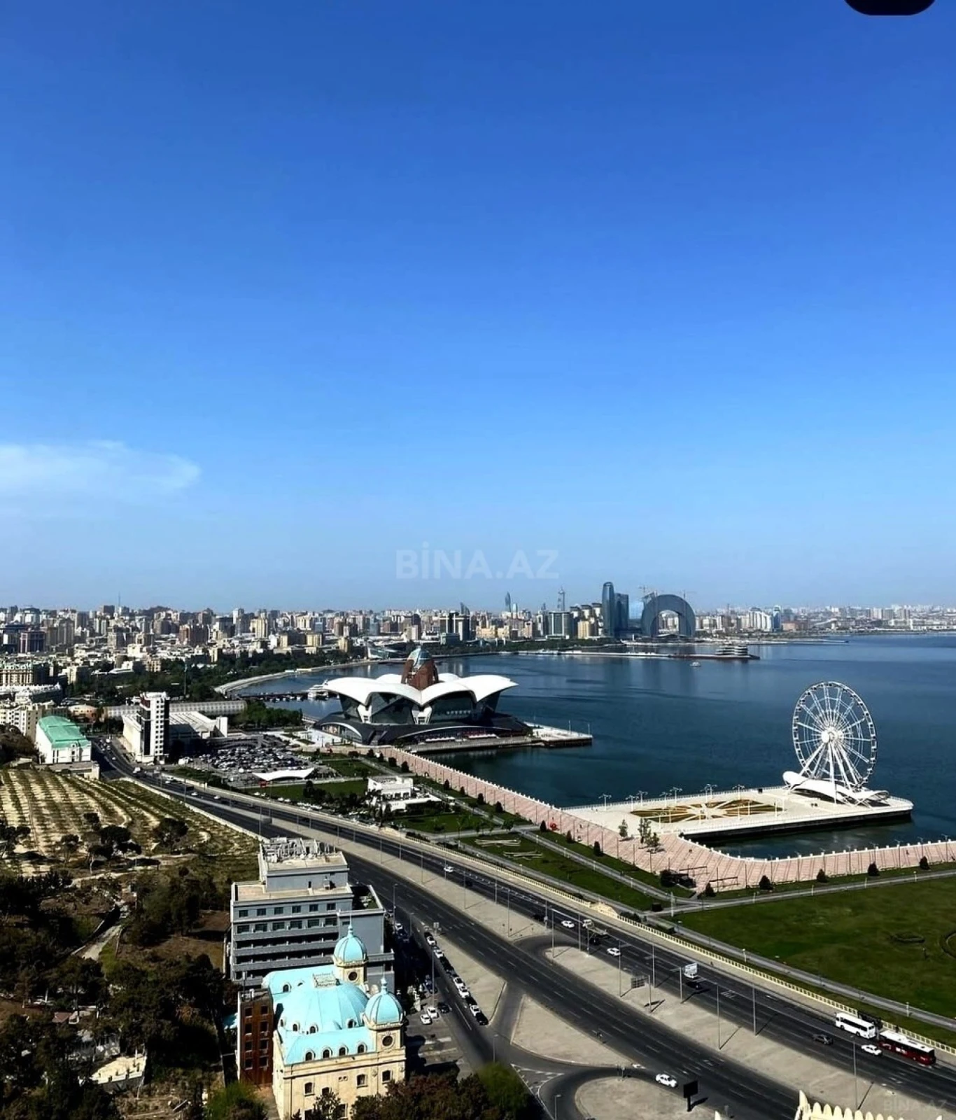 Satılır 4 otaqlı mənzil 289 m²