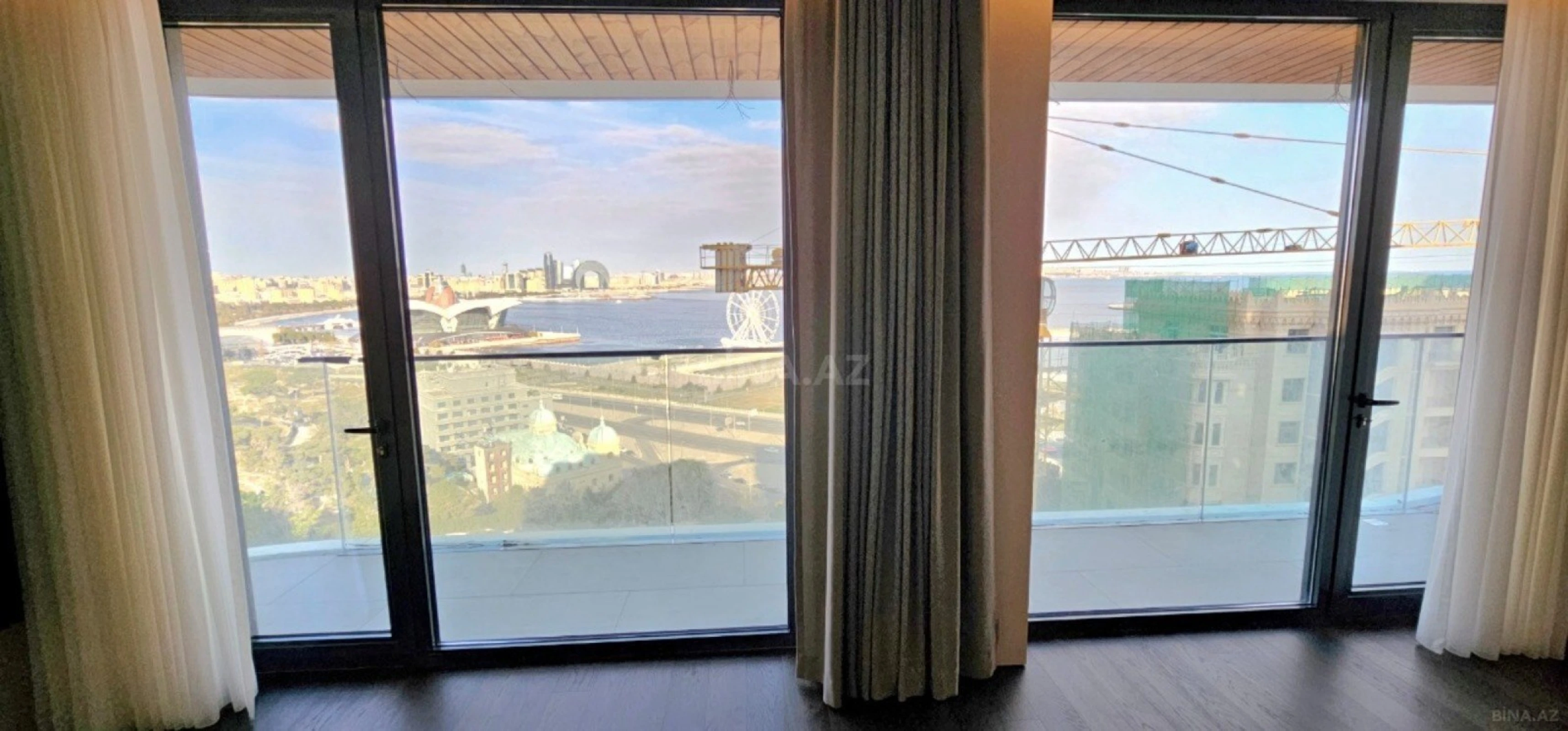 Satılır 4 otaqlı mənzil 289 m²