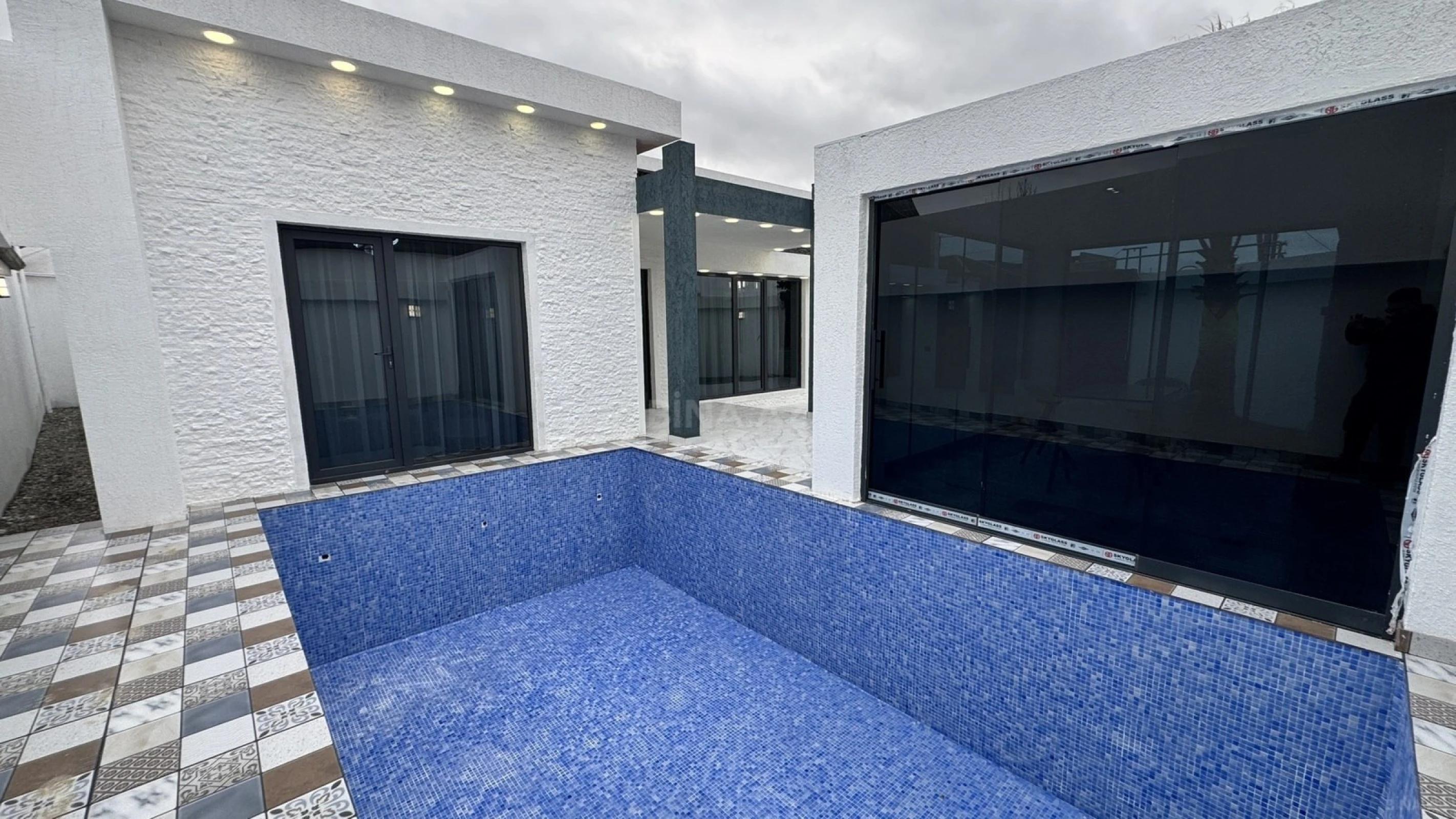 Satılır 4 otaqlı həyət evi 130 m²