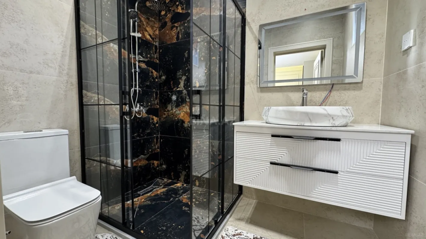 Satılır 4 otaqlı həyət evi 140 m²