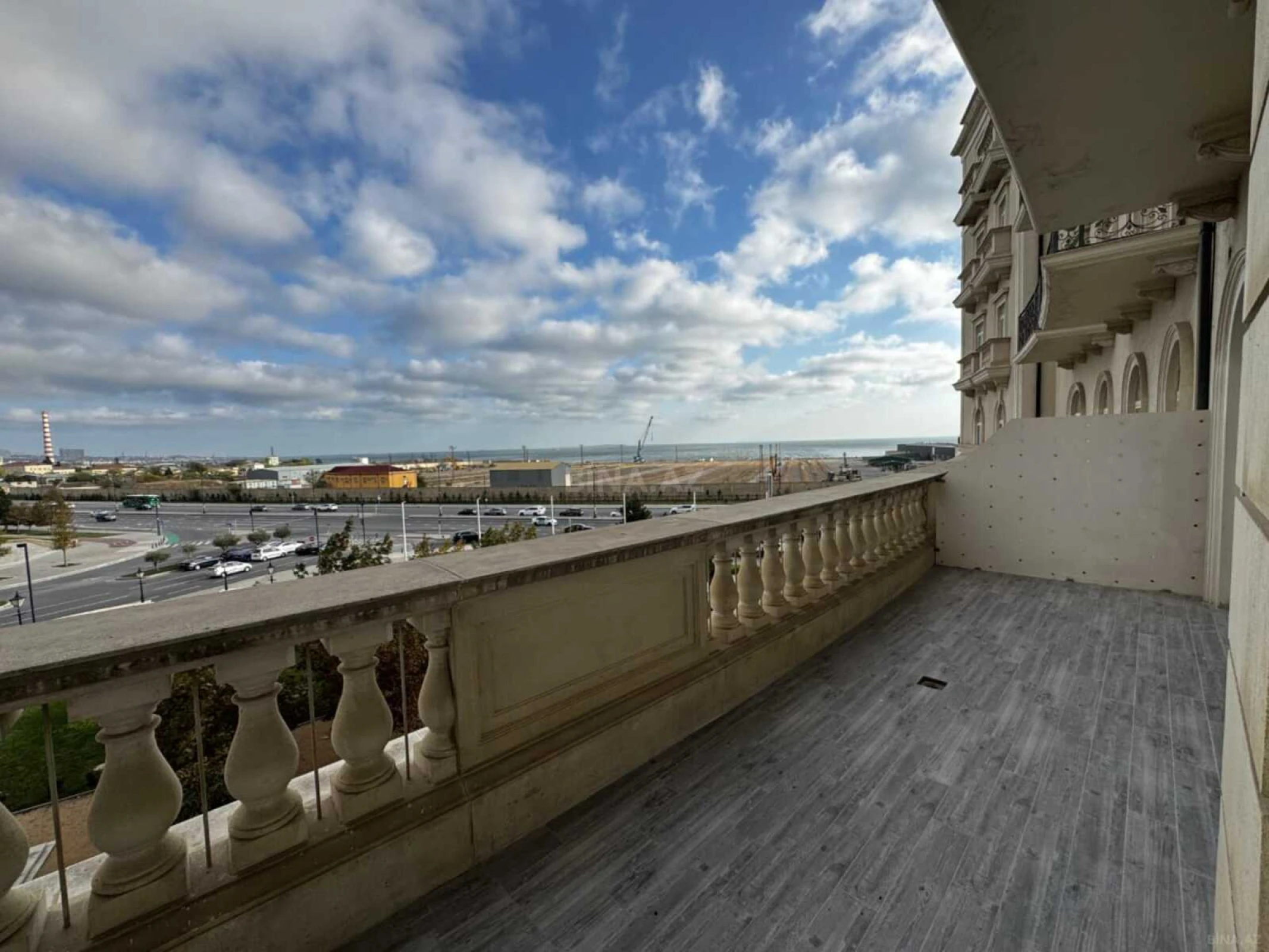 Kirayə verilir 3 otaqlı mənzil 150 m²