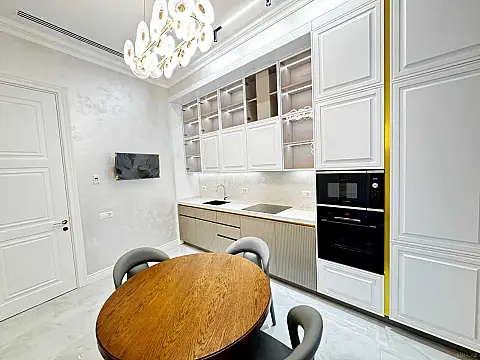 Kirayə verilir 3 otaqlı mənzil 150 m²