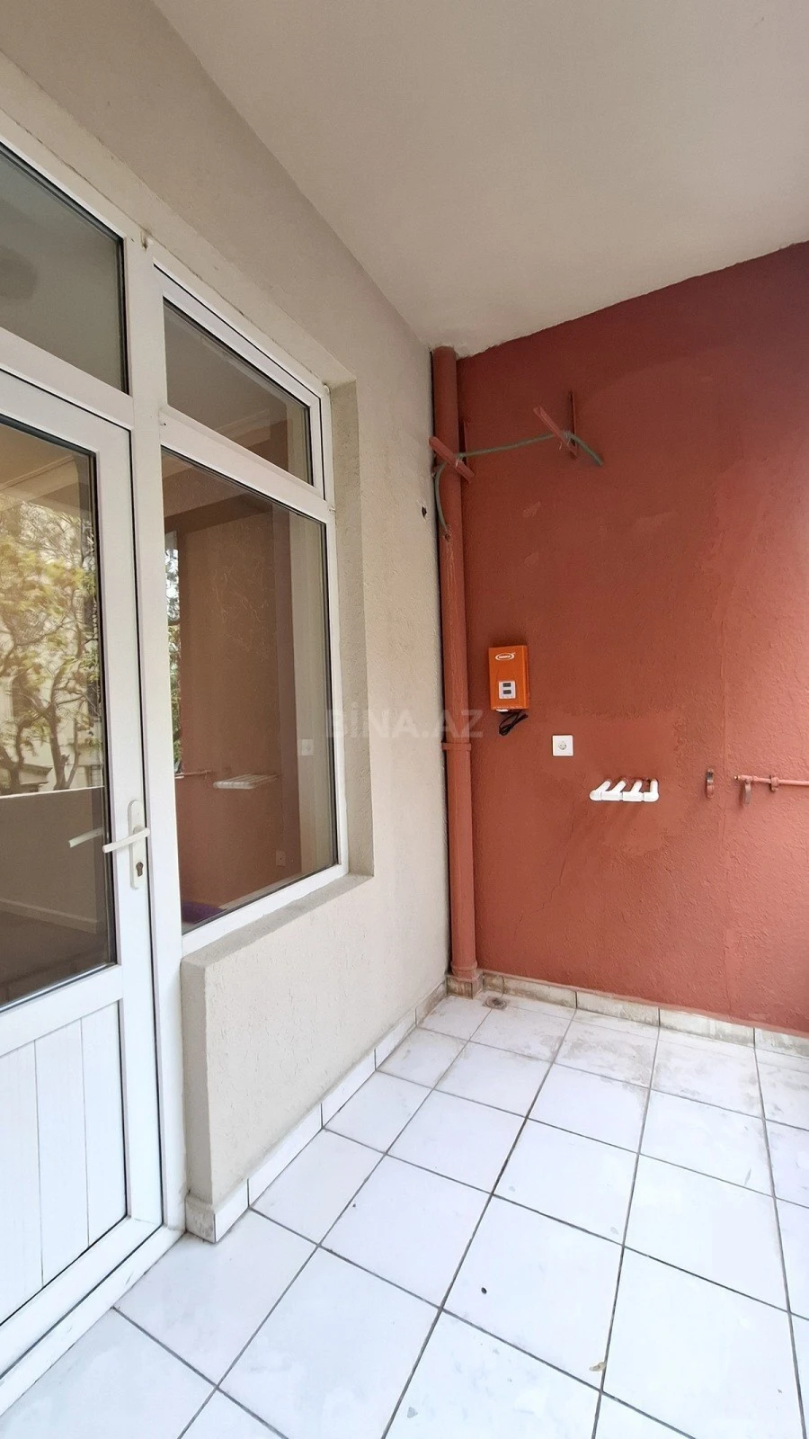 Satılır 5 otaqlı mənzil 200 m²