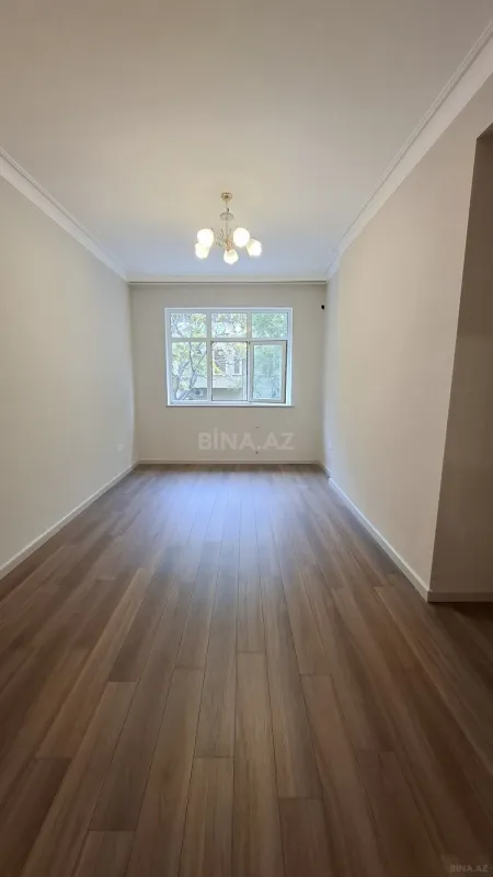 Satılır 5 otaqlı mənzil 200 m²