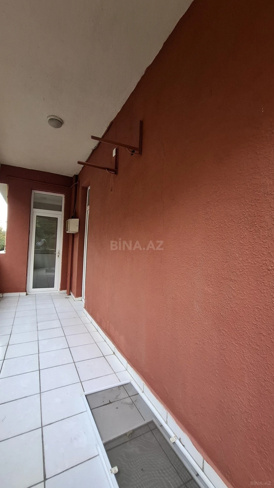 Satılır 5 otaqlı mənzil 200 m²