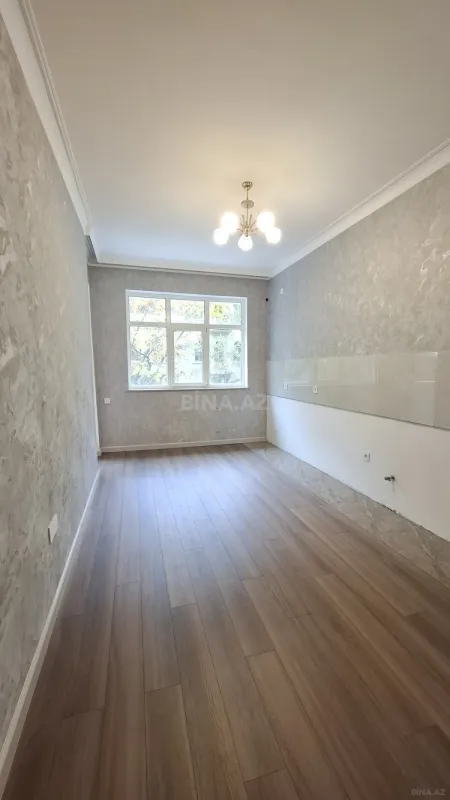 Satılır 5 otaqlı mənzil 200 m²