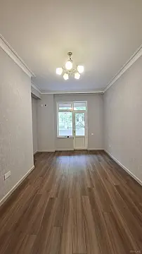 Satılır 5 otaqlı mənzil 200 m²