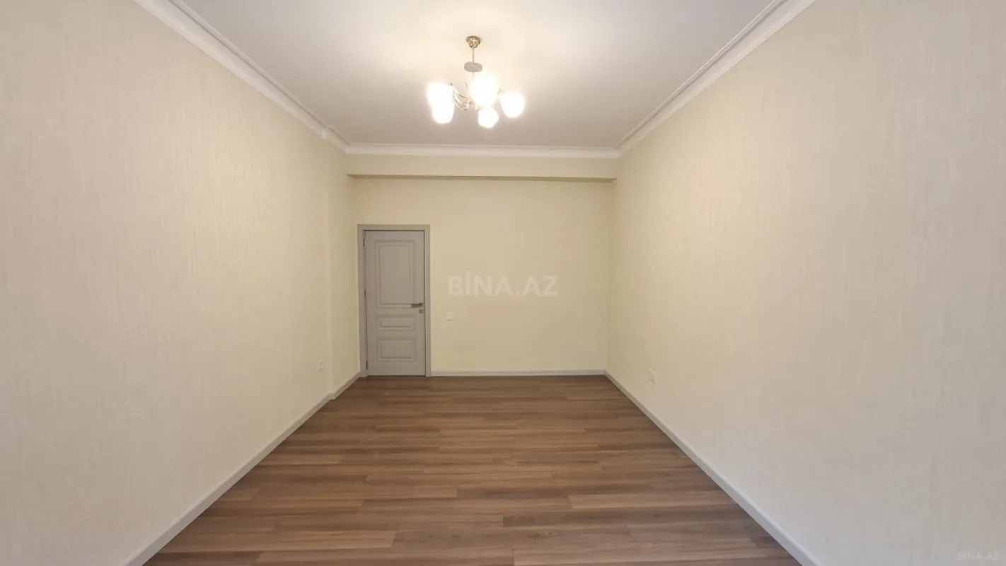 Satılır 5 otaqlı mənzil 200 m²