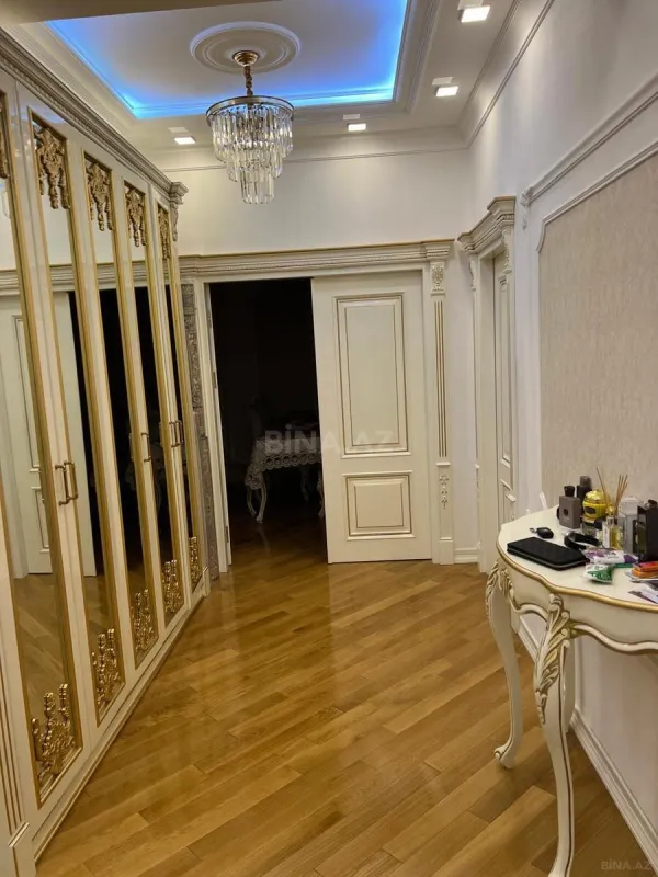 Satılır 3 otaqlı mənzil 119 m²