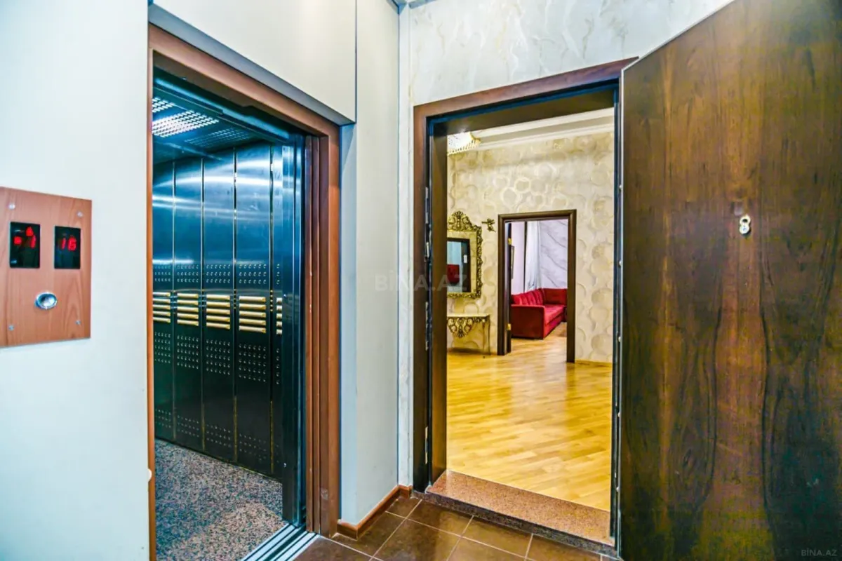 Satılır 5 otaqlı mənzil 350 m²
