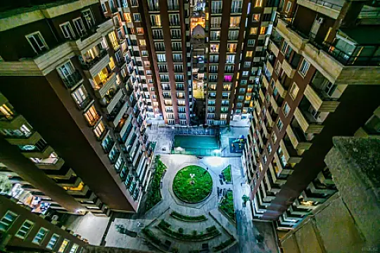 Satılır 5 otaqlı mənzil 350 m²