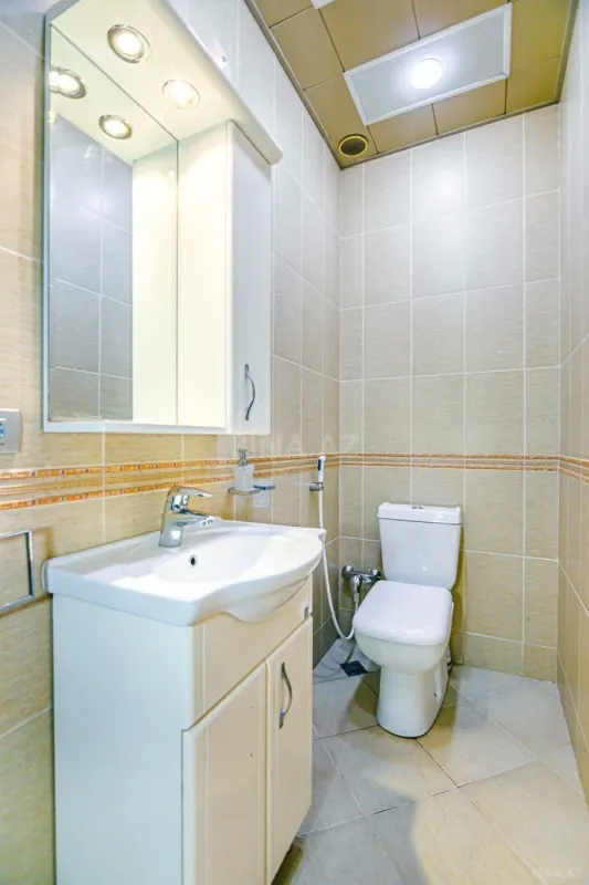 Satılır 5 otaqlı mənzil 350 m²