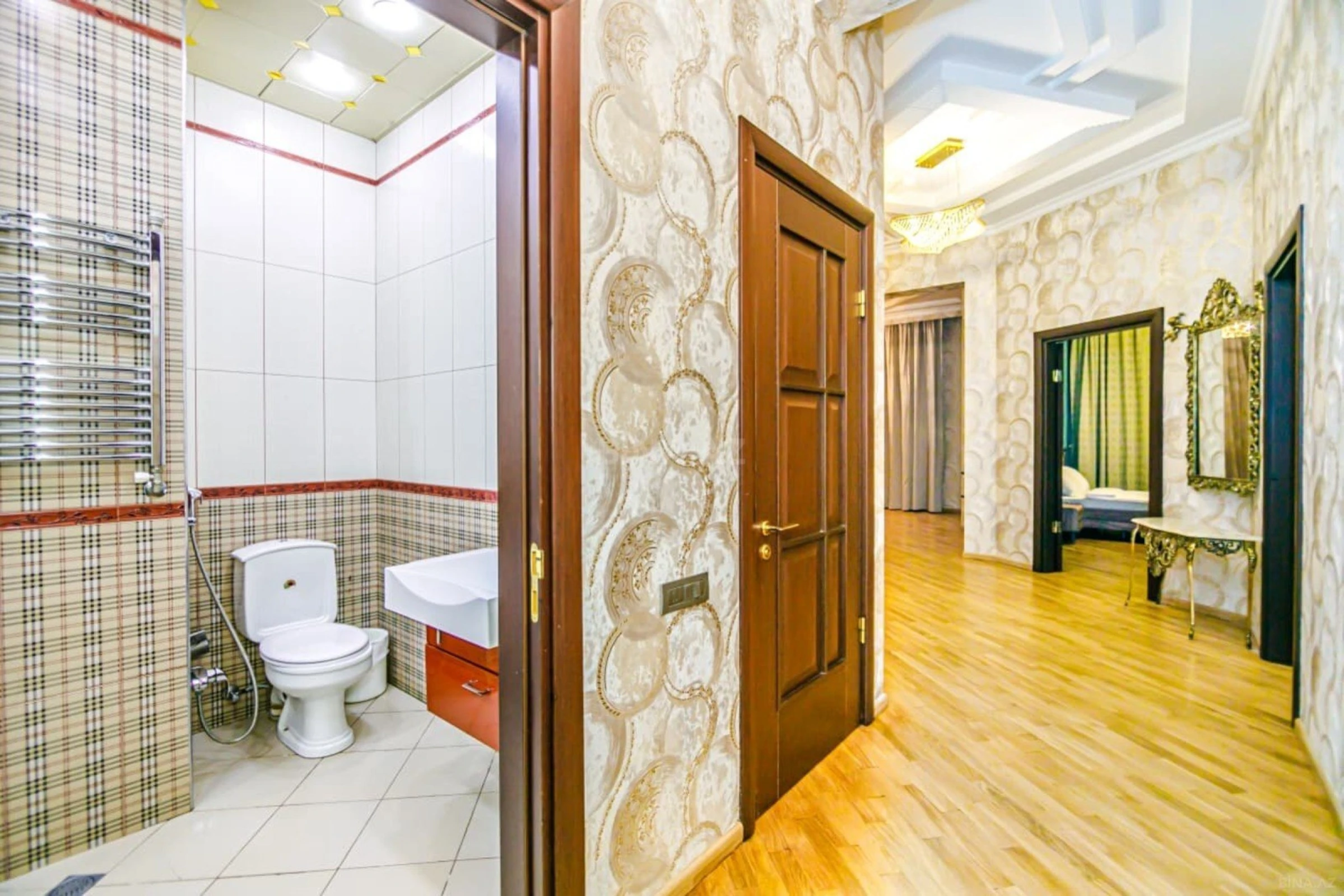 Satılır 5 otaqlı mənzil 350 m²