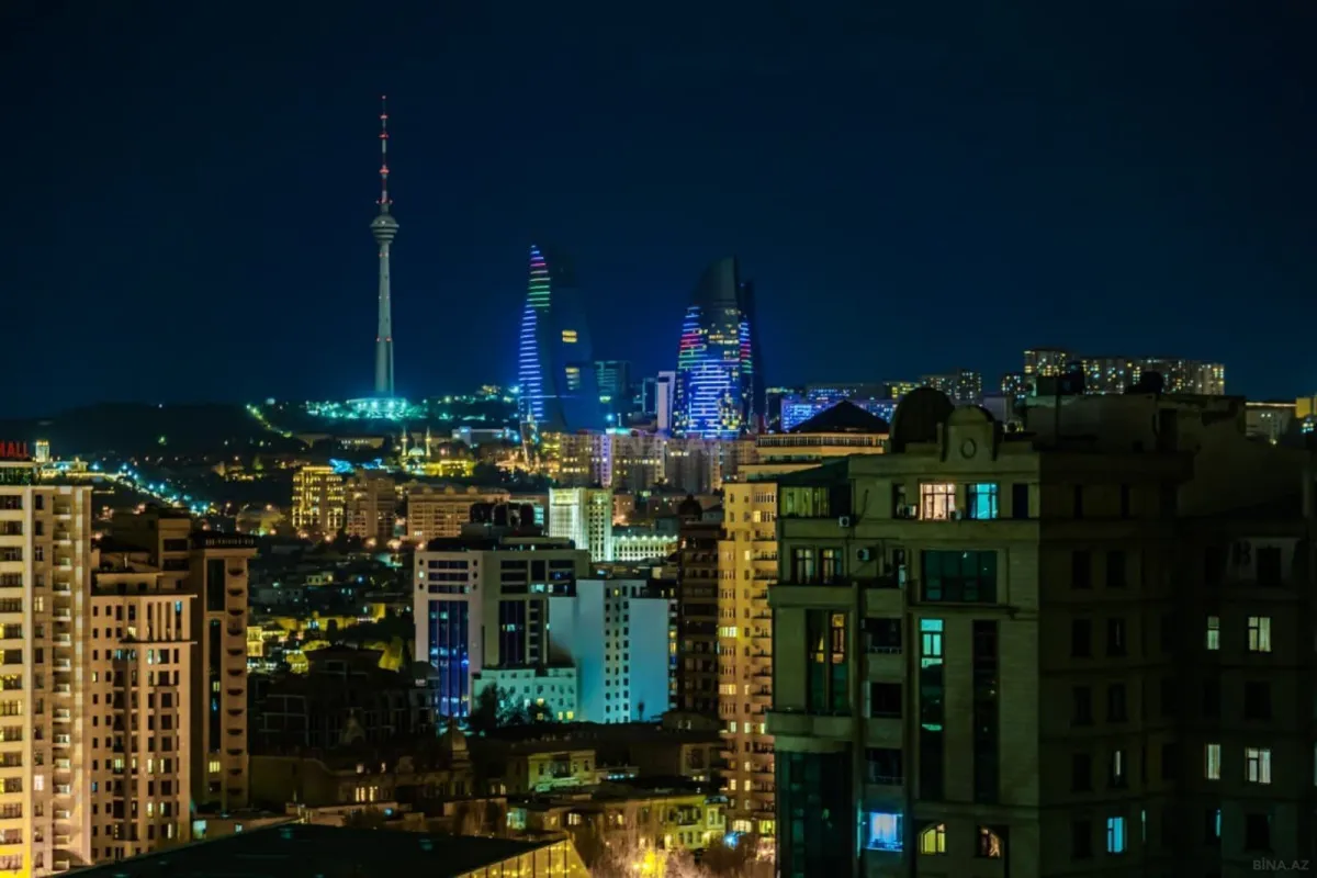 Satılır 5 otaqlı mənzil 350 m²