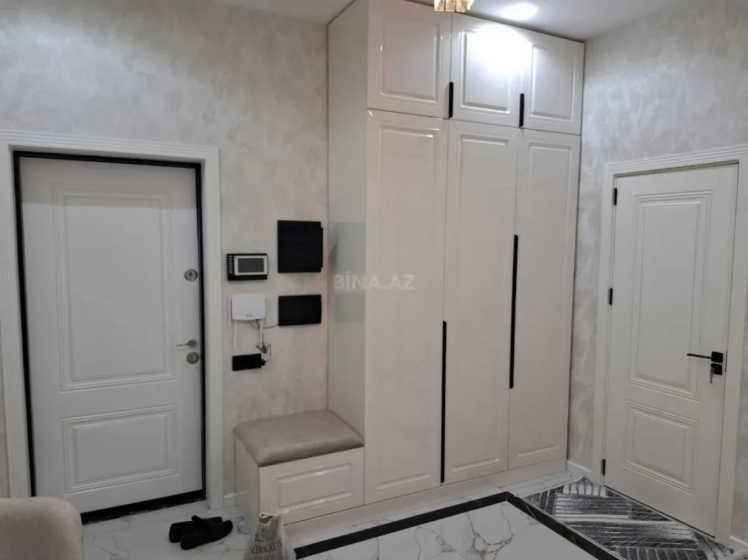 Kirayə verilir 2 otaqlı mənzil 83 m²