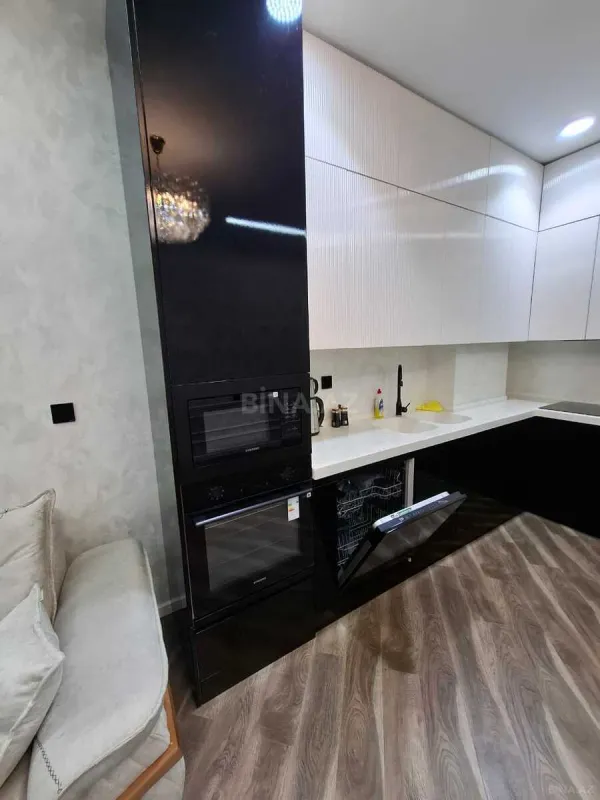Kirayə verilir 2 otaqlı mənzil 83 m²