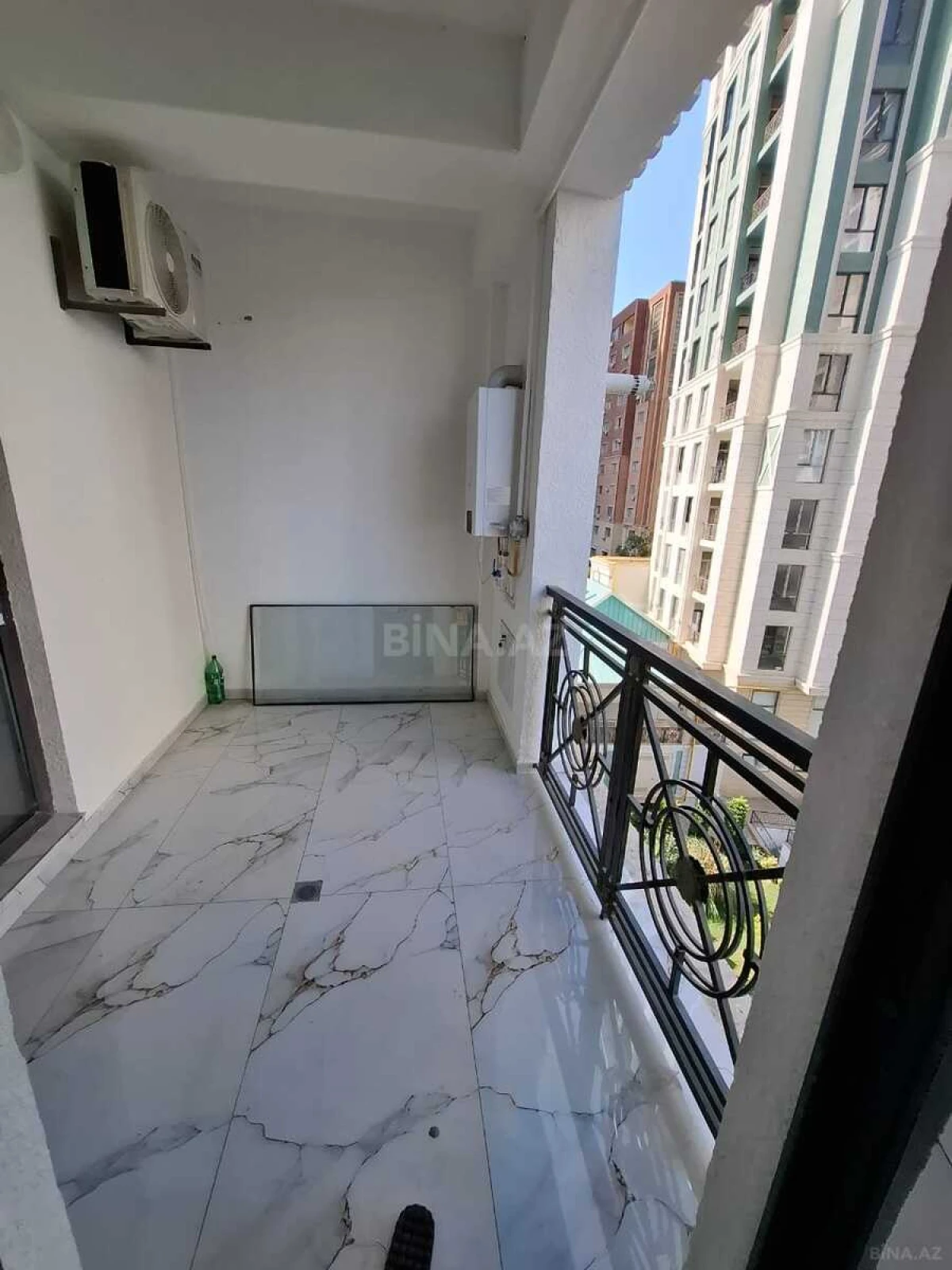 Kirayə verilir 2 otaqlı mənzil 83 m²
