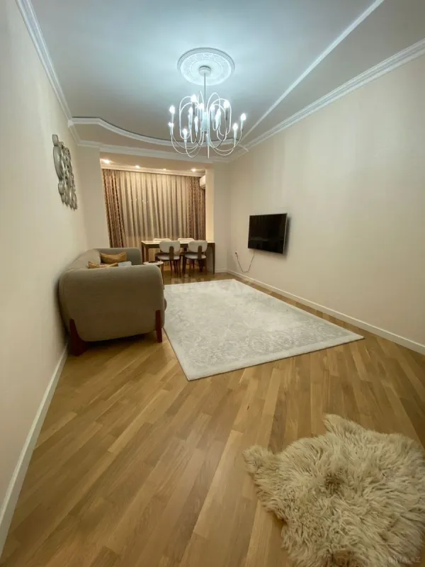 Satılır 3 otaqlı mənzil 119 m²