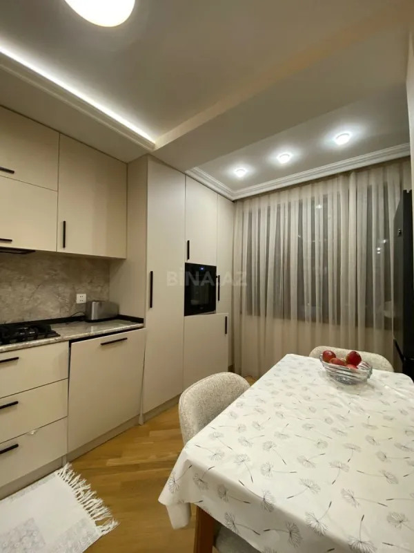 Satılır 3 otaqlı mənzil 119 m²