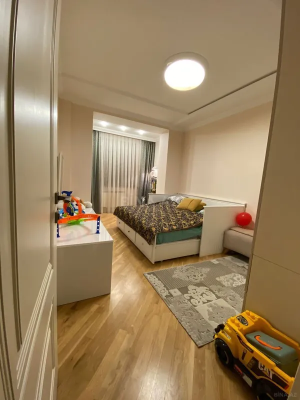 Satılır 3 otaqlı mənzil 119 m²
