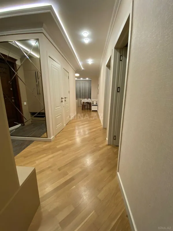 Satılır 3 otaqlı mənzil 119 m²