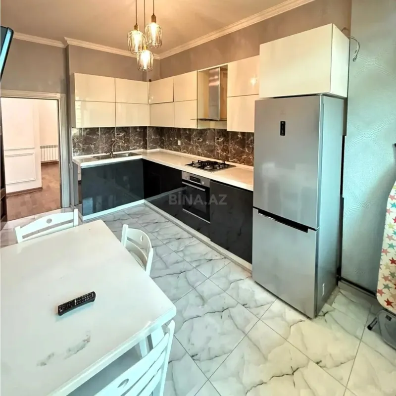 Satılır 3 otaqlı mənzil 115 m²