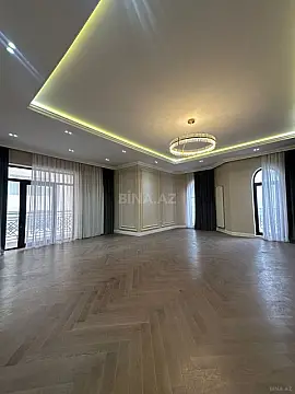 Satılır 4 otaqlı mənzil 230 m²