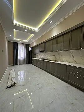 Satılır 4 otaqlı mənzil 230 m²