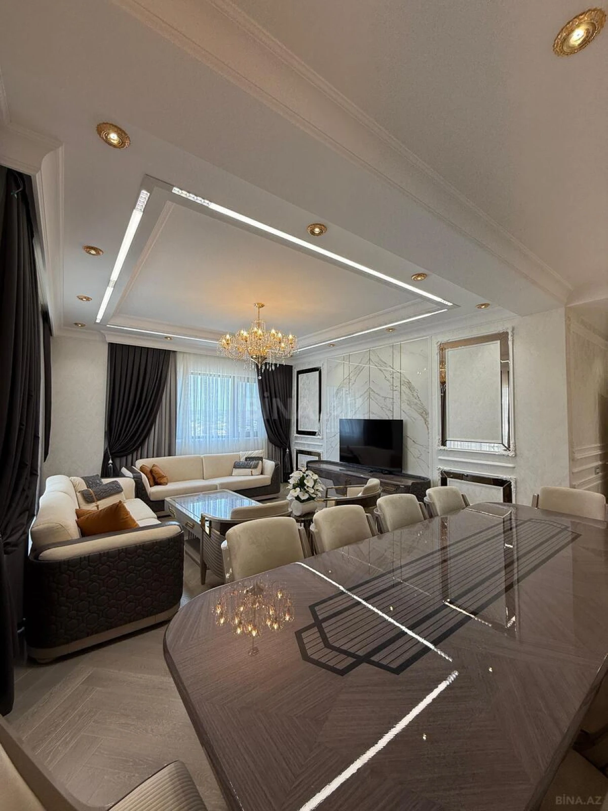 Satılır 4 otaqlı mənzil 185 m²