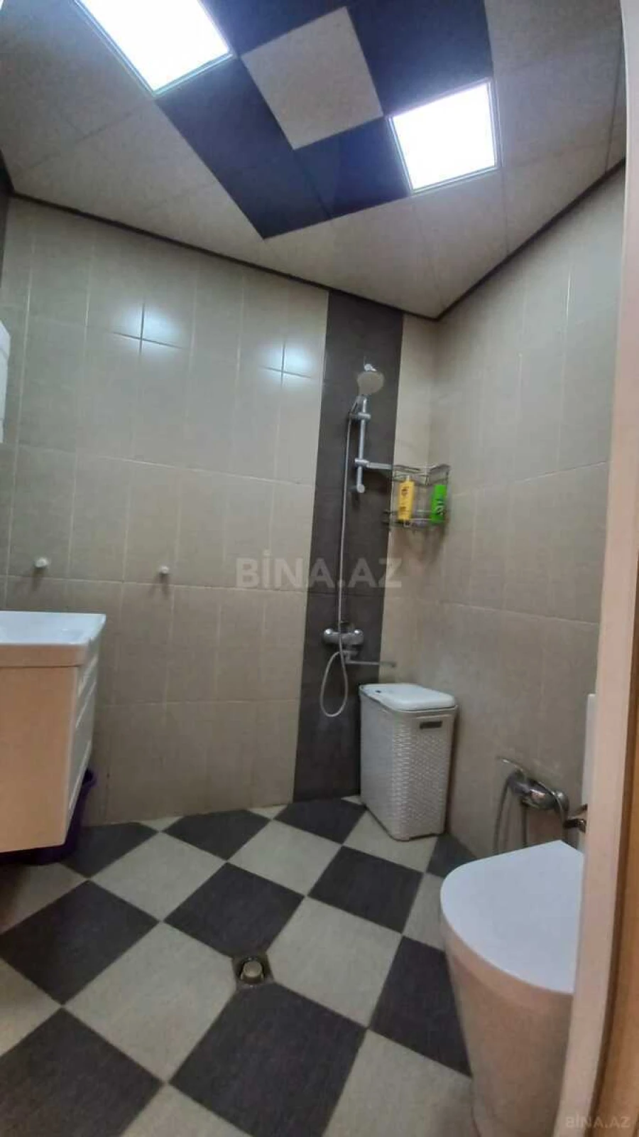 Satılır 3 otaqlı mənzil 110 m²