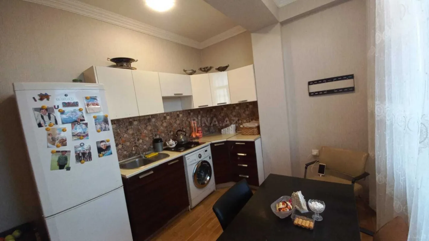 Satılır 3 otaqlı mənzil 110 m²