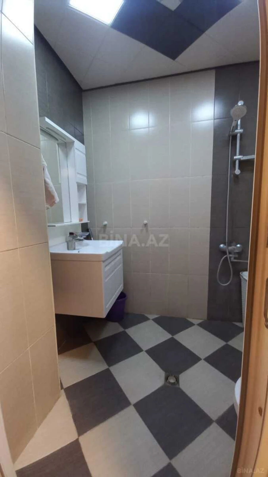 Satılır 3 otaqlı mənzil 110 m²