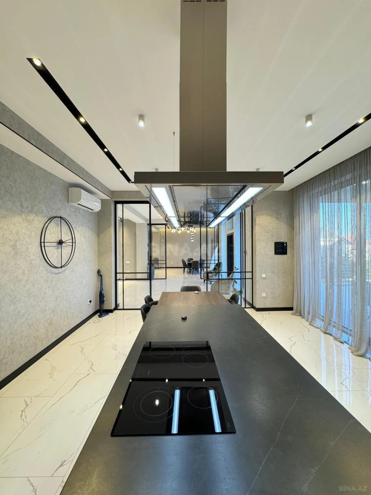 Satılır 8 otaqlı həyət evi 700 m²