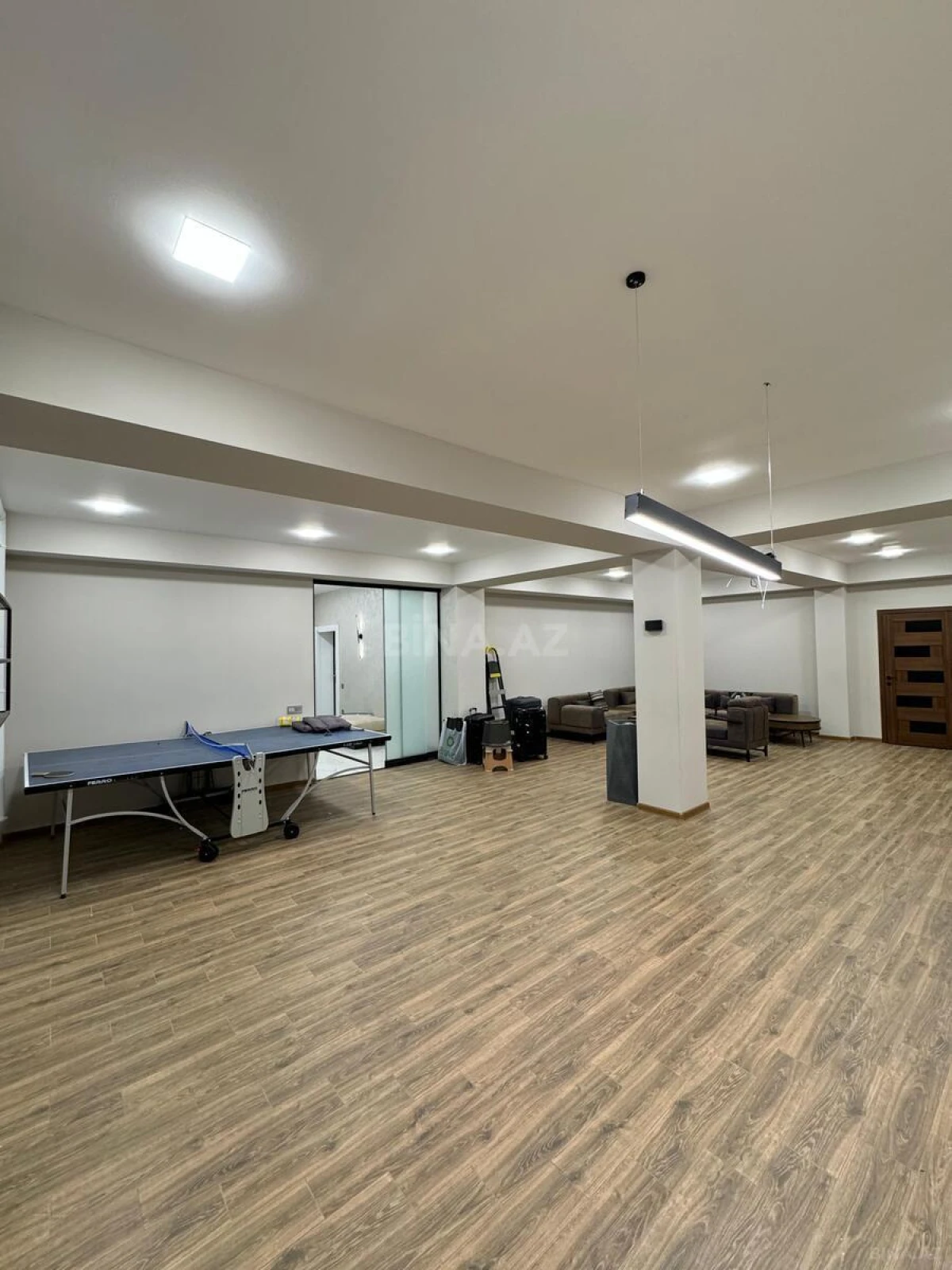 Satılır 8 otaqlı həyət evi 700 m²