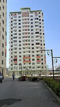 Satılır 3 otaqlı mənzil 135 m²