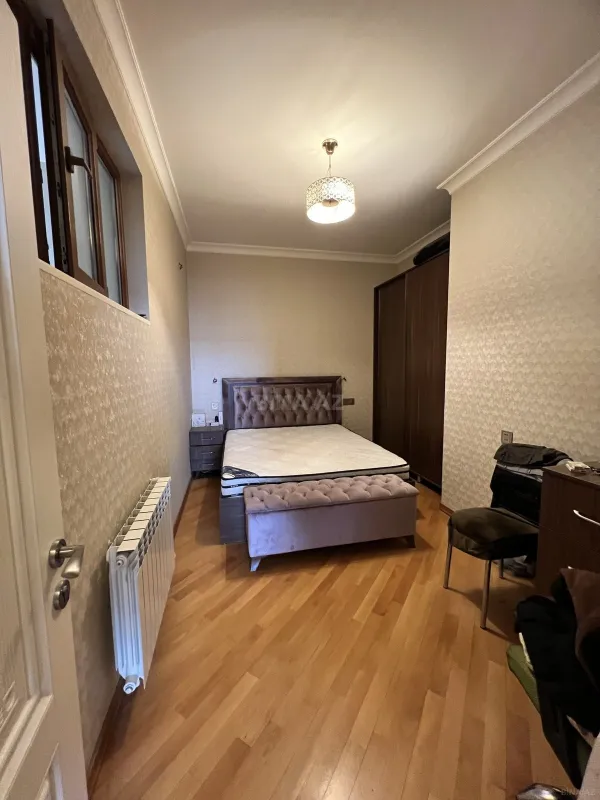 Satılır 4 otaqlı mənzil 115 m²