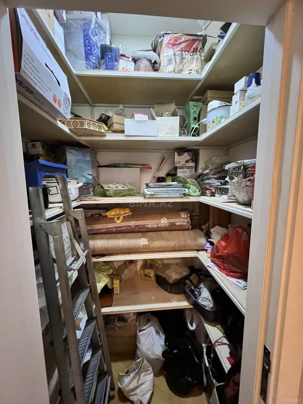 Satılır 4 otaqlı mənzil 115 m²